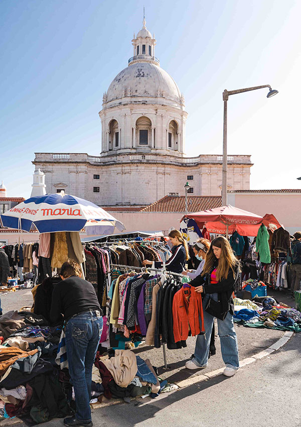 Feira da Ladra Lisbon flea market