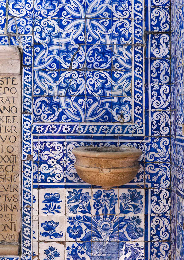 Azulejos of Nazare's Ermida da Memoria