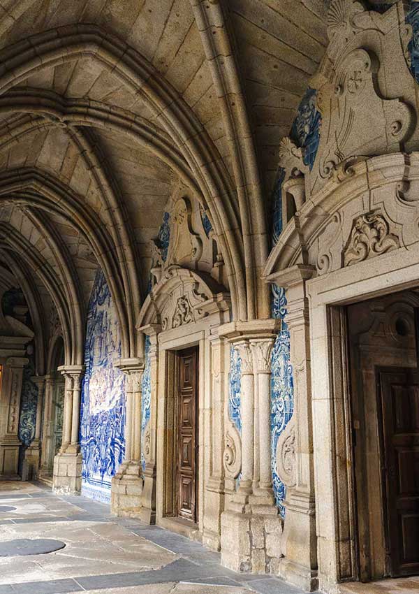Sé Cathedral do Porto is filled with amazing tiles