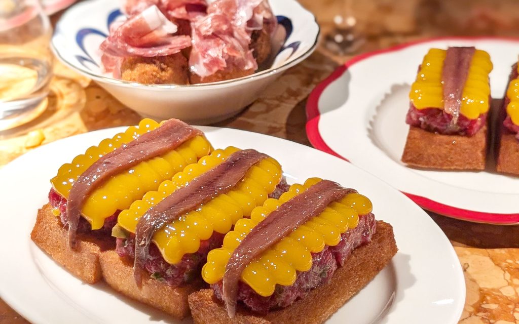 Beef tartare toasts are the best snack in Lisbon at Parra Wine Bistro